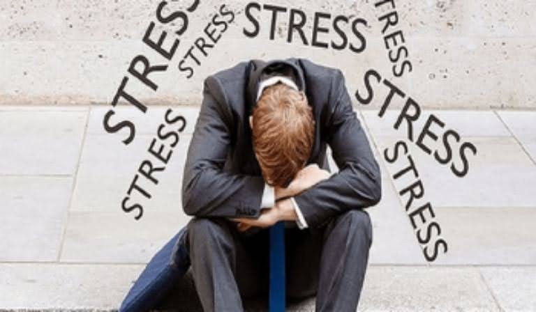 Stress nặng khiến người bệnh gặp các vấn đề về tâm lý